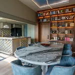 Beautiful Ph With Private Jacuzzi